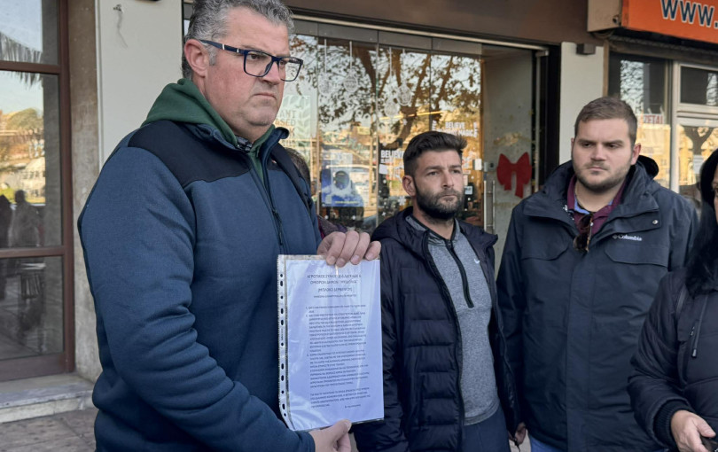 Θεσσαλονίκη: Ψήφισμα διαμαρτυρίας επέδωσαν οι αγρότες στα γραφεία βουλευτών