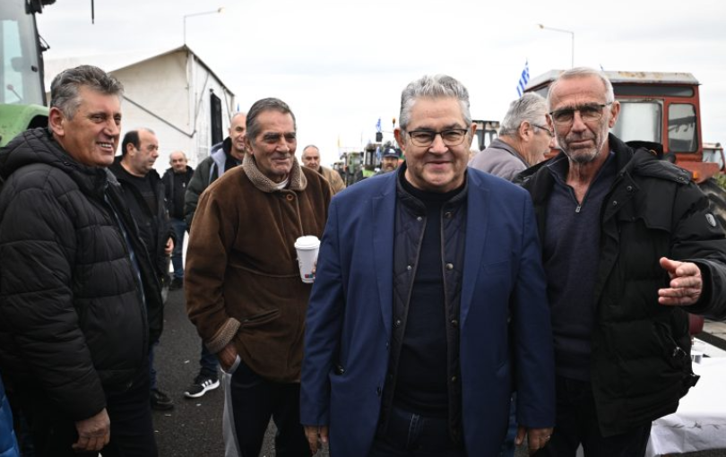 Δ. Κουτσούμπας από το μπλόκο της Καρδίτσας στον Ε-65: «Στηρίζουμε το δίκιο αυτής της πάλης»