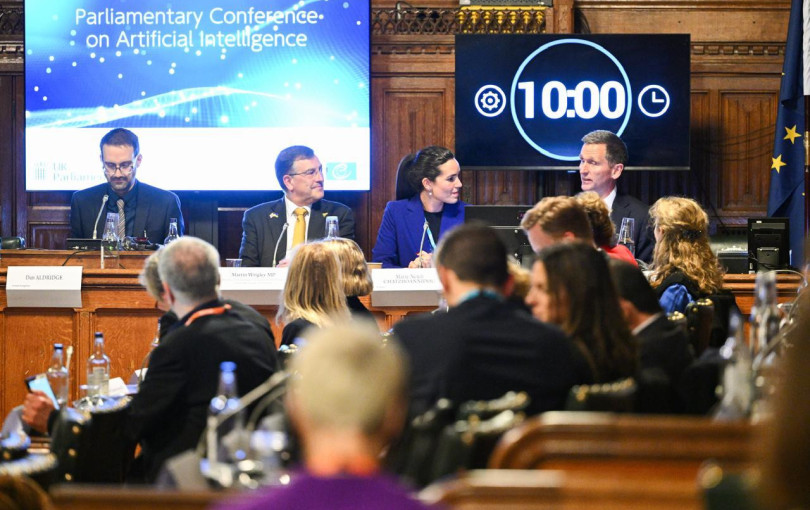 H  Νεφέλη στο Παλάτι του Γουεστμίνστερ