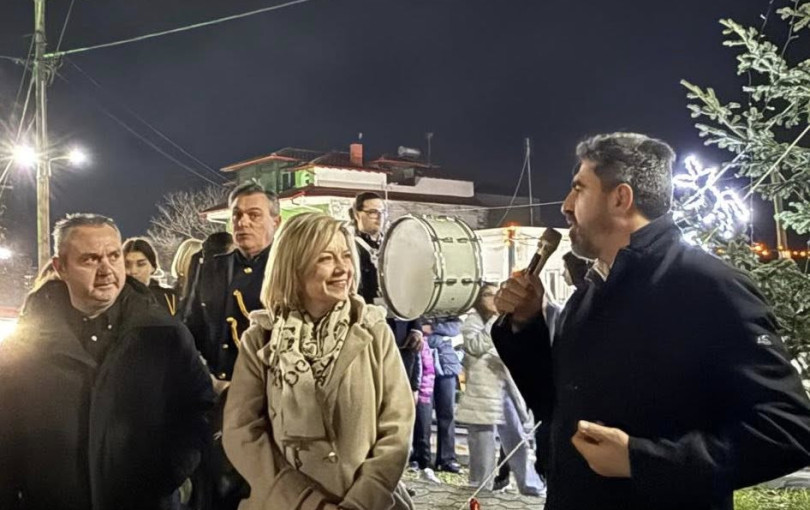 Πήρε το πρώτο αεροπλάνο για... πίσω