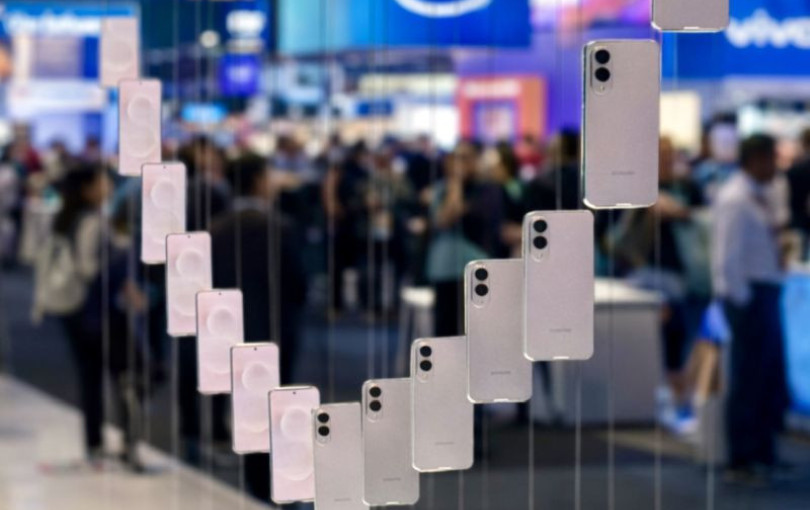 Από την τελευταία αναλογική Πρωτοχρονιά στην εποχή των ψηφιακών ευχών