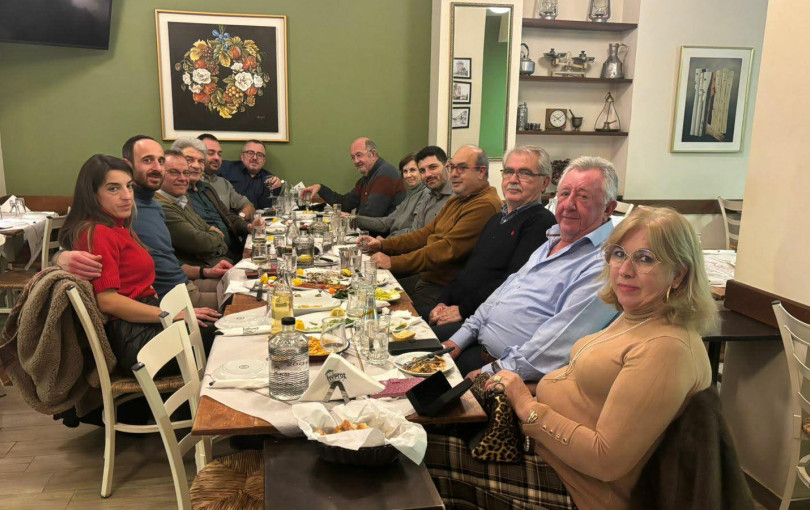 Τραπεζώματα με μενού… Κεντροαριστερά