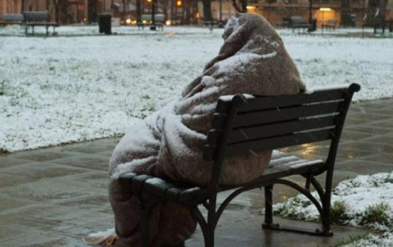 Θεσσαλονίκη: Έκτακτα μέτρα για αστέγους και πολίτες λόγω ψύχους - Διανομή κουβερτών και τροφίμων