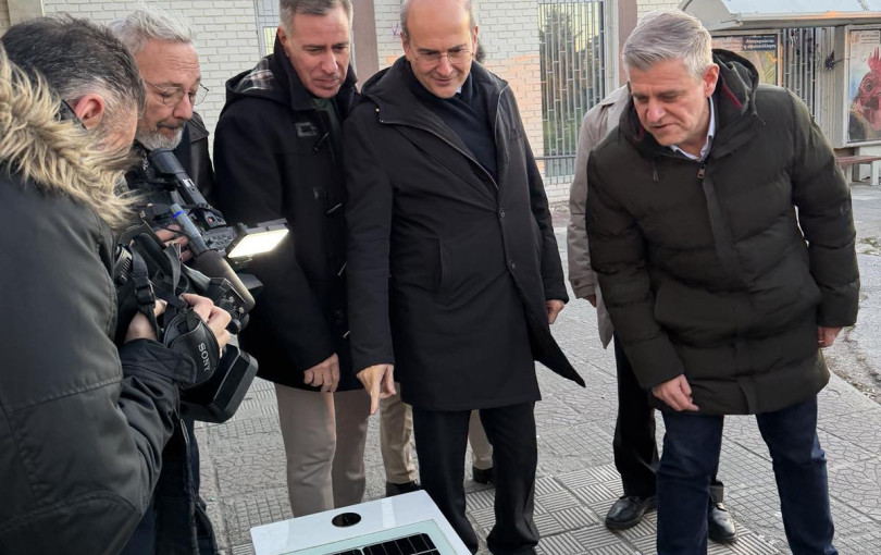 Τι κοιτούν Χατζηδάκης και Γιουτίκας;