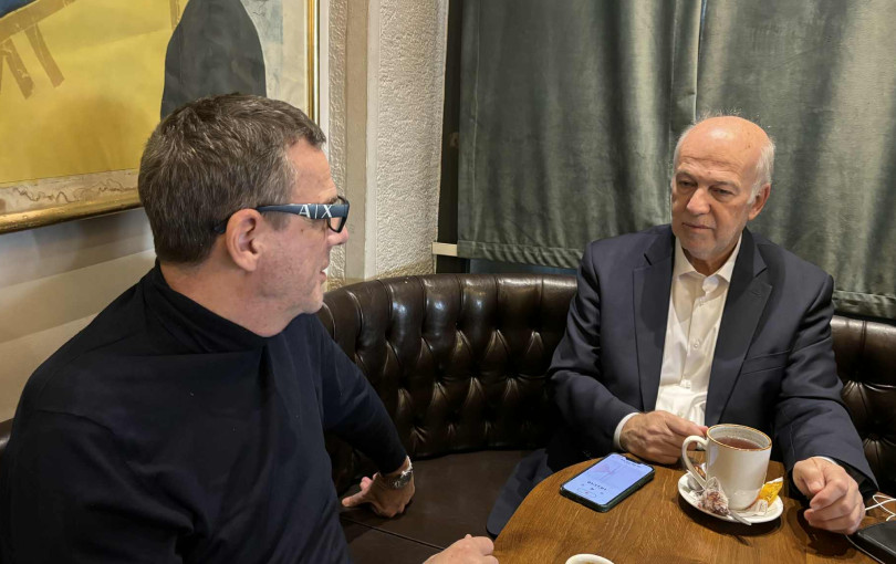 Πρωϊνός καφές με τον υπουργό Δικαιοσύνης Γιώργο Φλωρίδη (βίντεο)