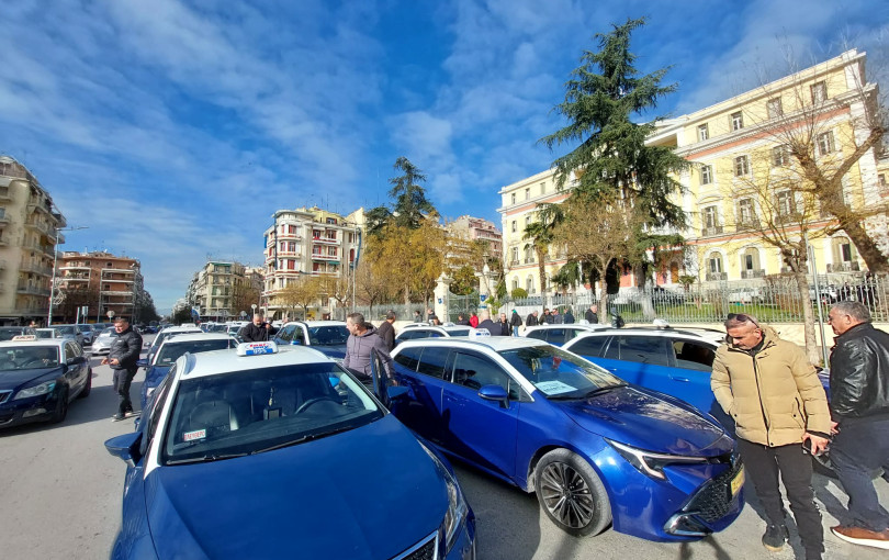 Θεσσαλονίκη: Επανέρχονται τα ταξί στην πόλη από τα ξημερώματα της Τρίτης - Λήγει η 24ωρη απεργία