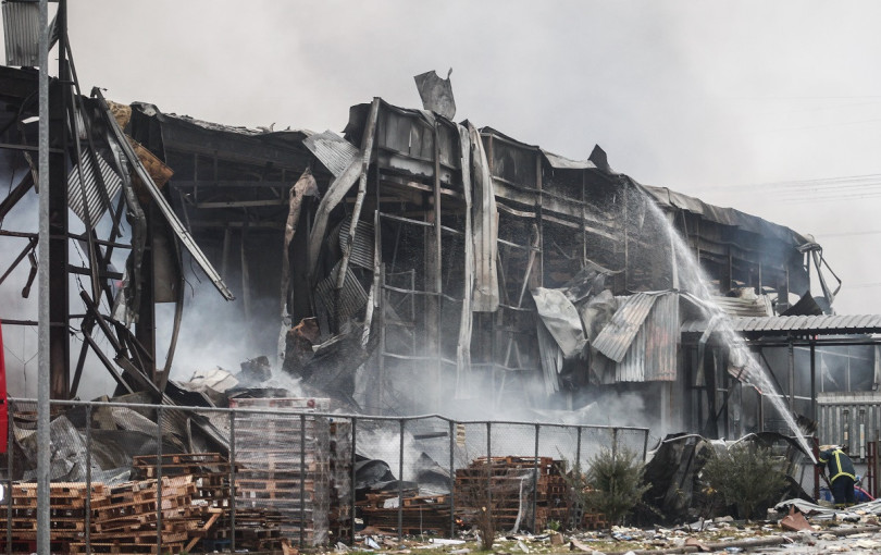 «Βιολάντα»: Οι έρευνες για τα αίτια της φονικής έκρηξης θα ξεκινήσουν εκ νέου μόλις σβήσει πλήρως η φωτιά