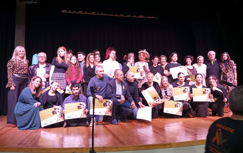 Δήμος Ωραιοκάστρου: Γεμάτη αίθουσα με αφορμή την παράσταση «Μάνα εσύ μοναδική» για καλό σκοπό