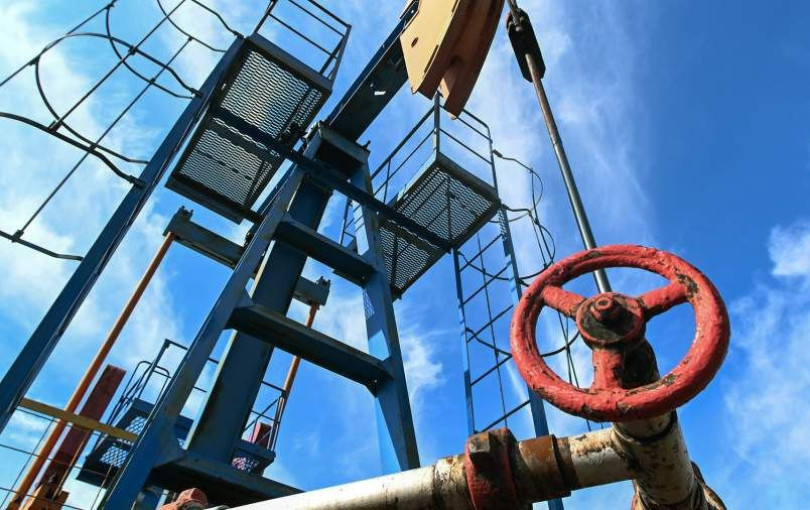 Παγκόσμια ανησυχία για την ενέργεια: Πλαφόν στις τιμές πετρελαίου και καύσιμα με το δελτίο