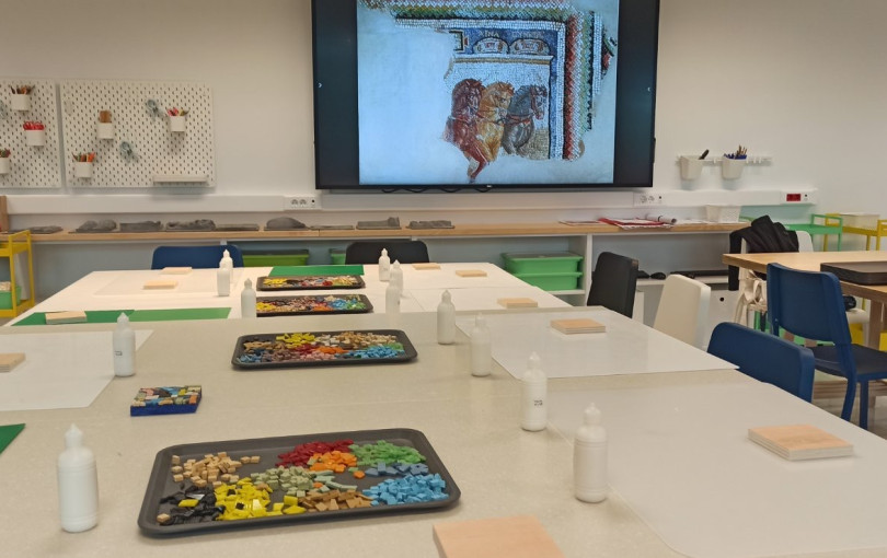 Πολιτιστική Συνταγογράφηση στο ΑΜΘ: Ένα εργαστήριο εικαστικών εφαρμογών και ένα εργαστήριο χορού για την ανακούφιση του ψυχικού φορτίου