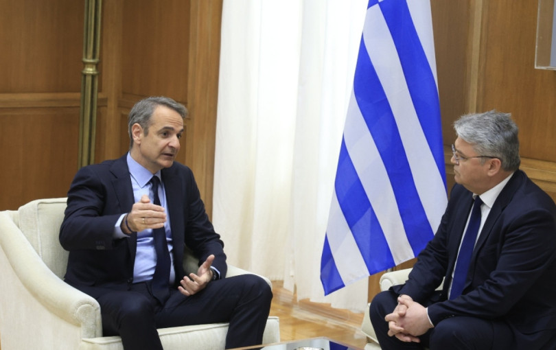 Ο Μητσοτάκης ενημέρωσε τον Νατσιό για τις εξελίξεις στη Μέση Ανατολή