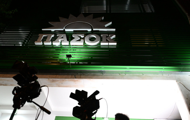 Μετωπική επίθεση... διαρκείας του ΠΑΣΟΚ στην κυβέρνηση