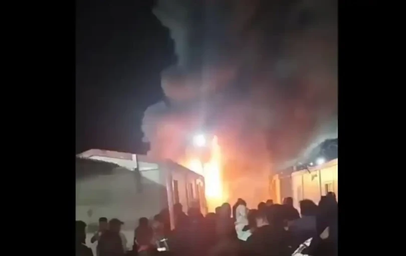 Φωτιά σε κοντέινερ στο κέντρο κράτησης μεταναστών στην Αμυγδαλέζα