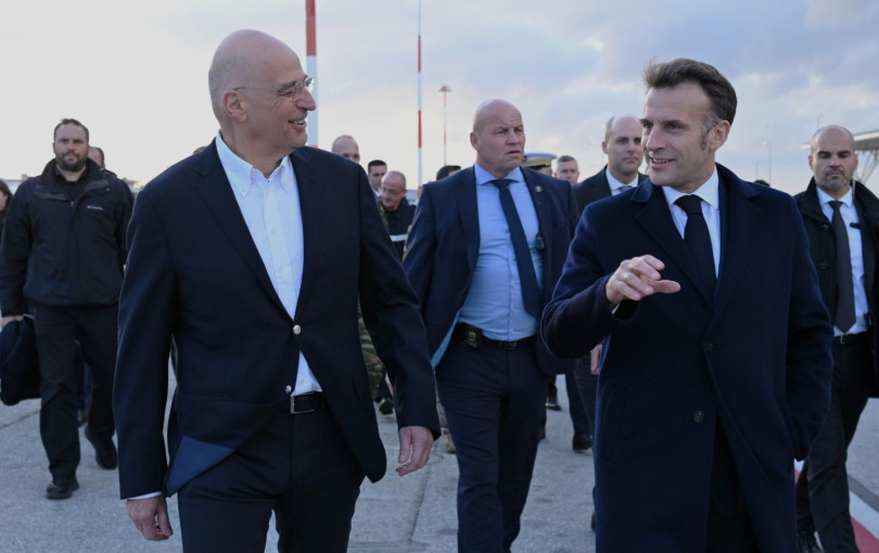 Σούδα - Νίκος Δένδιας για υποδοχή Μακρόν: «Σαφές μήνυμα στρατηγικής σχέσης Ελλάδας - Γαλλίας»