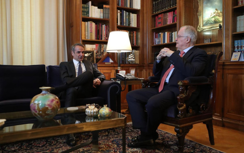 Συνάντηση Μητσοτάκη με Τασούλα - Η κυβέρνηση θα επιβάλλει πλαφόν στο περιθώριο κέρδους σε καύσιμα και προϊόντα super market