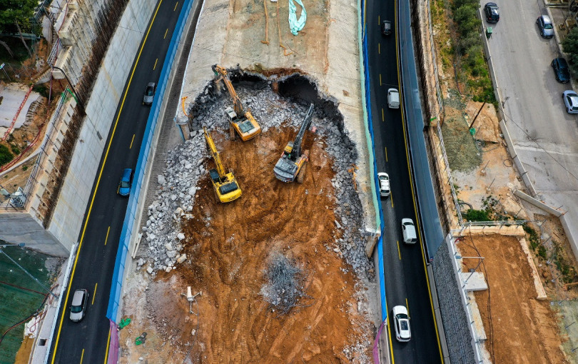Θεσσαλονίκη: Εντυπωσιακές εικόνες από την κατεδάφιση του τούνελ στα Κωνσταντινοπολίτικα