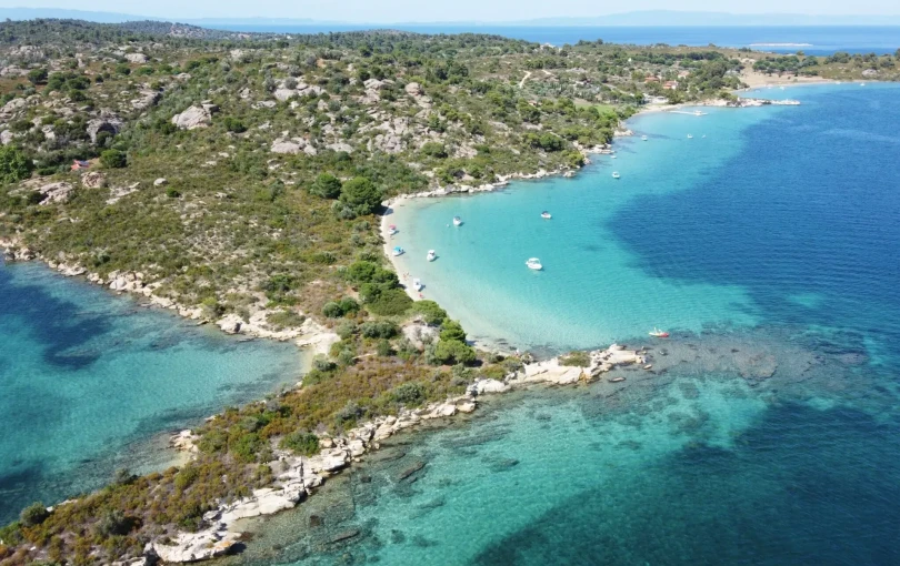 Θεσσαλονίκη: Συγκέντρωση διαμαρτυρίας στην δημοπρασία για την παραχώρηση σε ιδιώτες τριών παραλιών της Βουρβουρούς