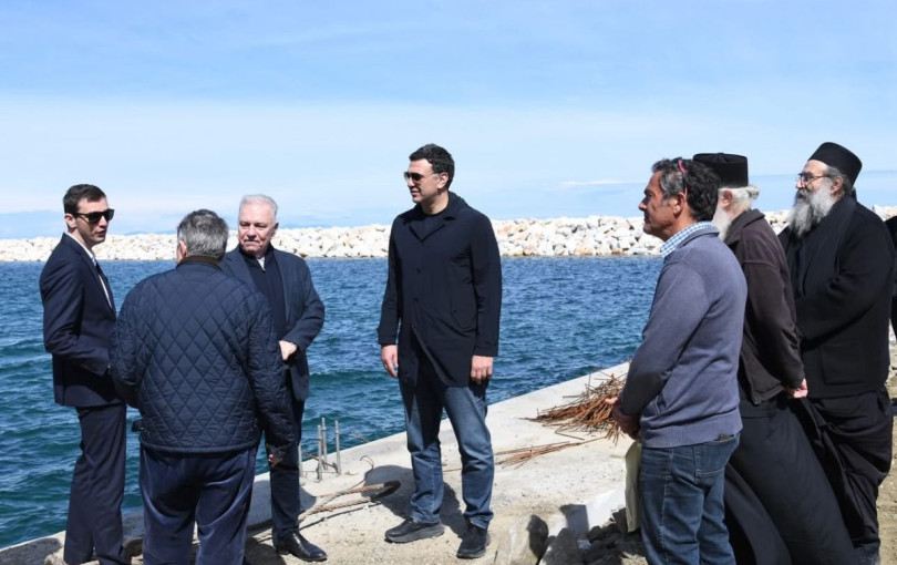 Στο Άγιο Όρος ο Β. Κικίλιας - Επιθεώρησε έργα στις λιμενικές υποδομές (φωτ.)