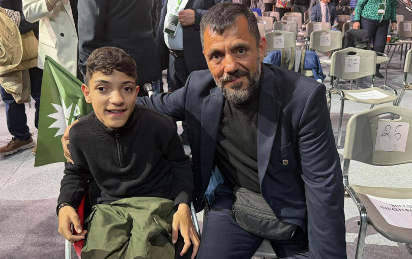 Και ο μικρός Γιαννάκης στο Συνέδριο του ΠΑΣΟΚ