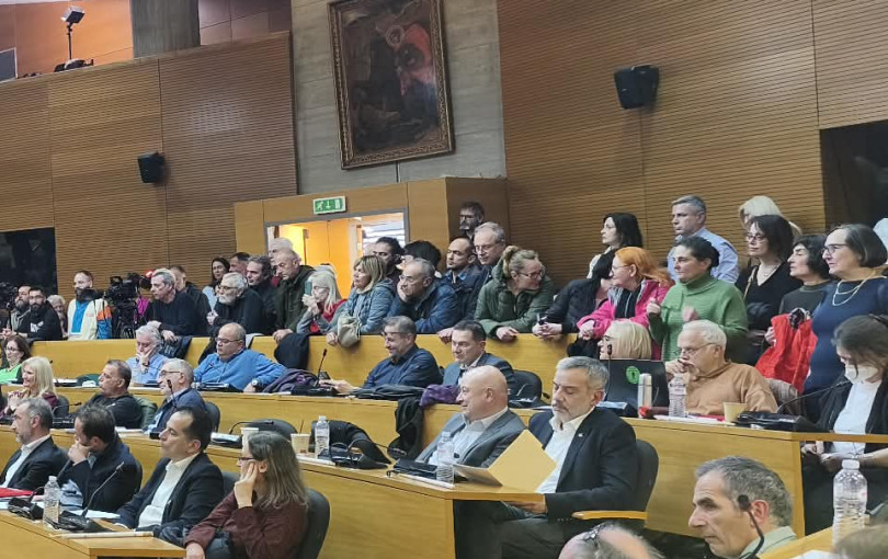 Δημοψήφισμα ΔΕΘ: Ένταση στο δημοτικό συμβούλιο μεταξύ του Μιχάλη Τρεμόπουλου και συμβούλων