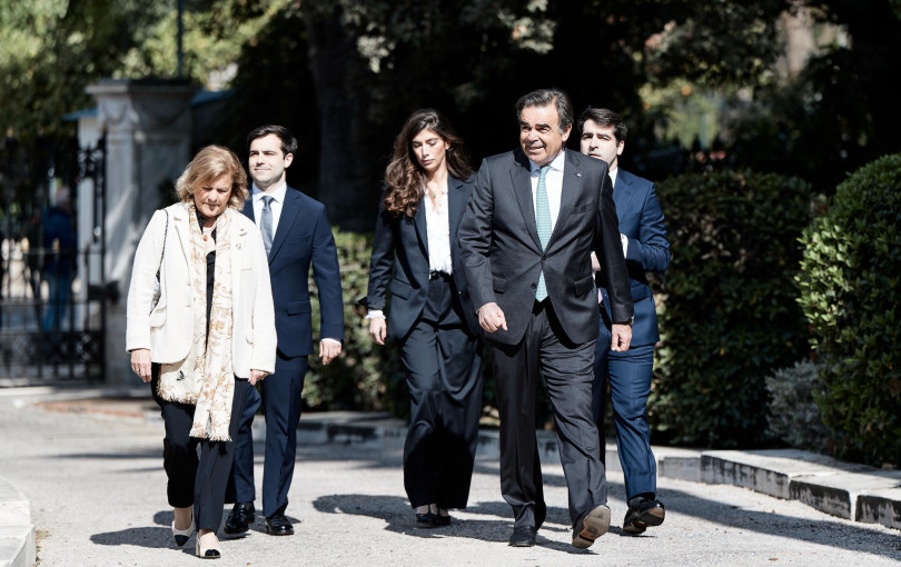 Με χαμόγελα και οικογενειακά...