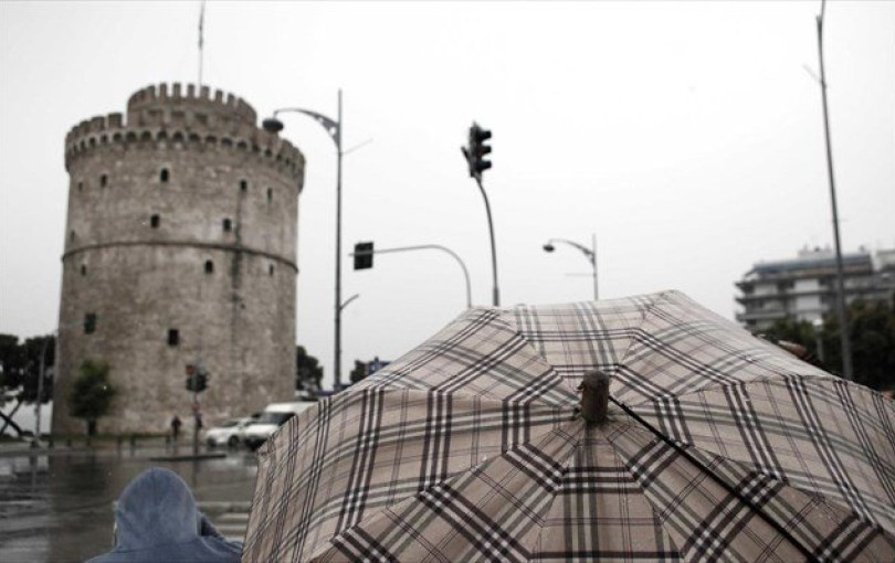 Καιρός: Συννεφιά, βροχές και θερμοκρασίες ως 13 βαθμούς κελσίου στη Θεσσαλονίκη