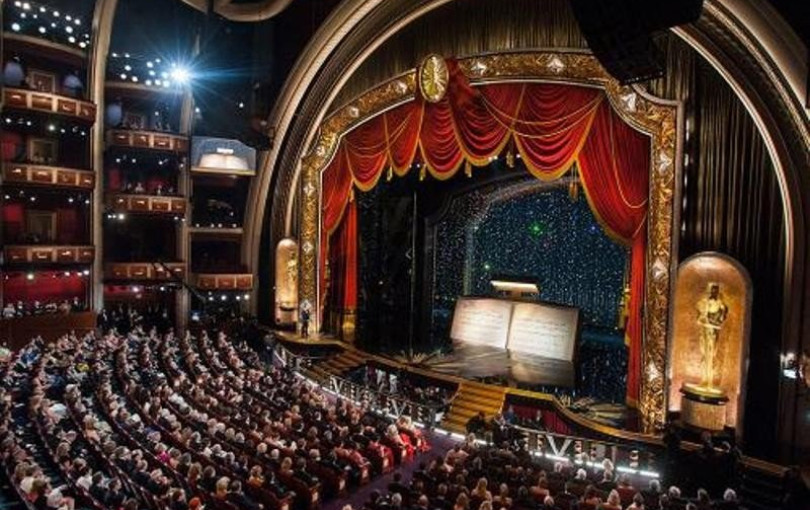 Στη σκηνή του Dolby Theater ανεβαίνει πρώτη φορά Έλληνας τραγουδιστής  Στη σκηνή του Dolby Theater ανεβαίνει πρώτη φορά Έλληνας τραγουδιστής