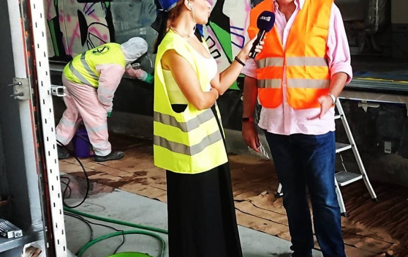 Αυτοψία Ταχιάου στα μουτζουρωμένα βαγόνια του Μετρό Θεσσαλονίκης 