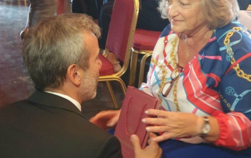 Το δώρο του Ζέρβα στην σύζυγο του Προκόπη Παυλόπουλου