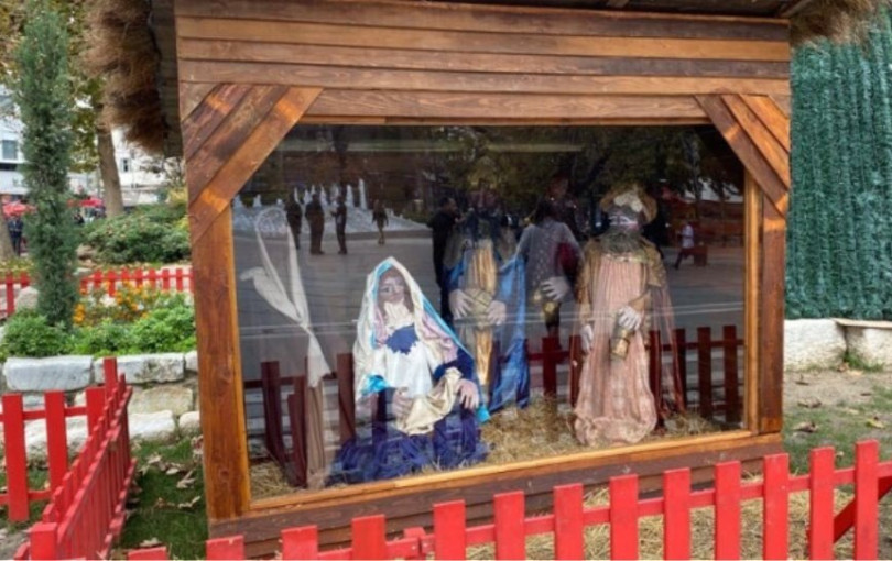 Στη Λάρισα έβαλαν... τζαμαρία στην φάτνη 