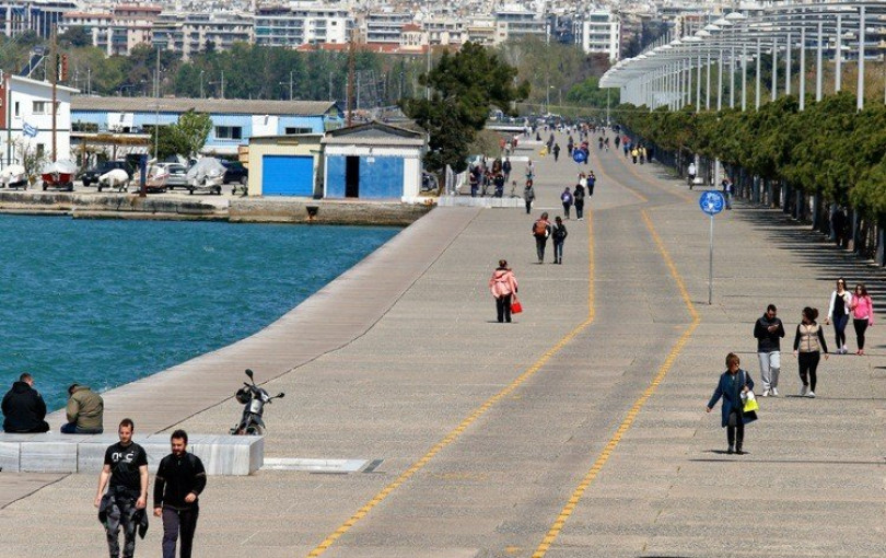 "Μην κάνετε βόλτες στην Νέα Παραλία" συμβουλεύουν οι... Φίλοι της 