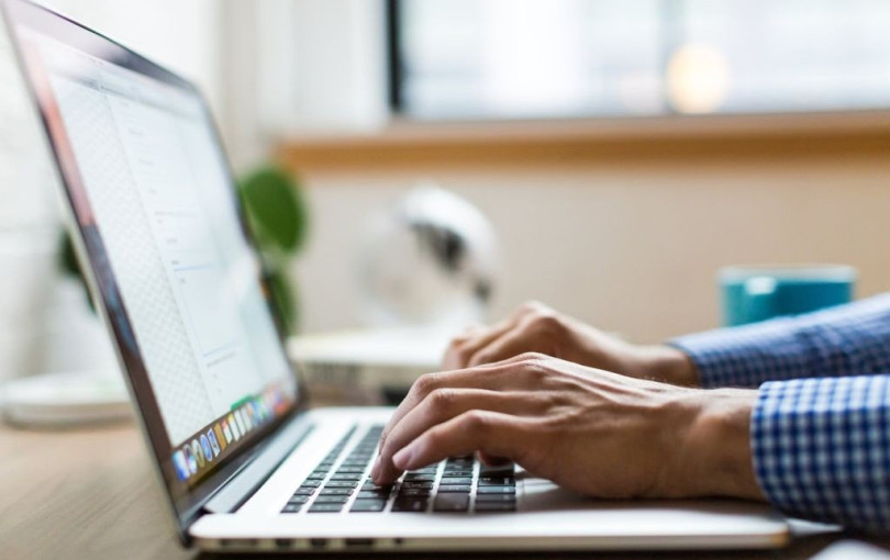 Ξεκινά σήμερα το πρόγραμμα ενίσχυσης νέας επιχειρηματικότητας 18–29 ετών με επιχορήγηση 17.500 ευρώ