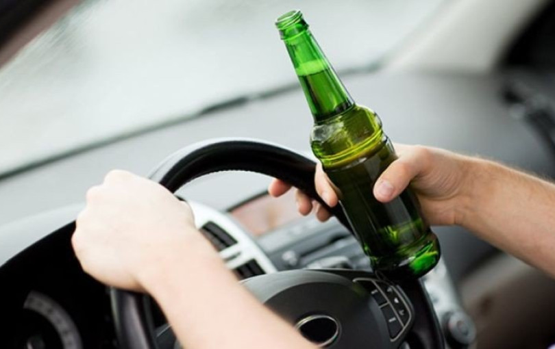 Θεσσαλονίκη: Μεθυσμένος οδηγός προκάλεσε τροχαίο με μία τραυματία και εγκατέλειψε το σημείο  - Συνελήφθη 45χρονος στη Μενεμένη