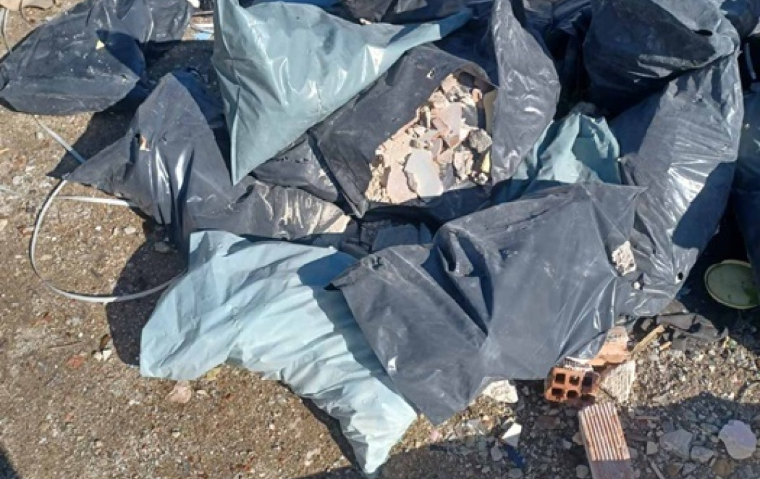 Θεσσαλονίκη: Δικογραφία σε βάρος δύο αλλοδαπών για παράνομη απόρριψη μπαζών στην Ευκαρπία