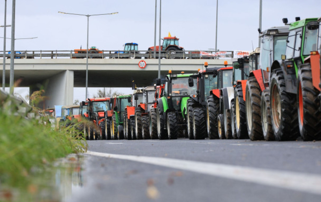 Αναταράξεις στην οικονομική δραστηριότητα προκαλούν οι παρατεταμένες αγροτικές κινητοποιήσεις