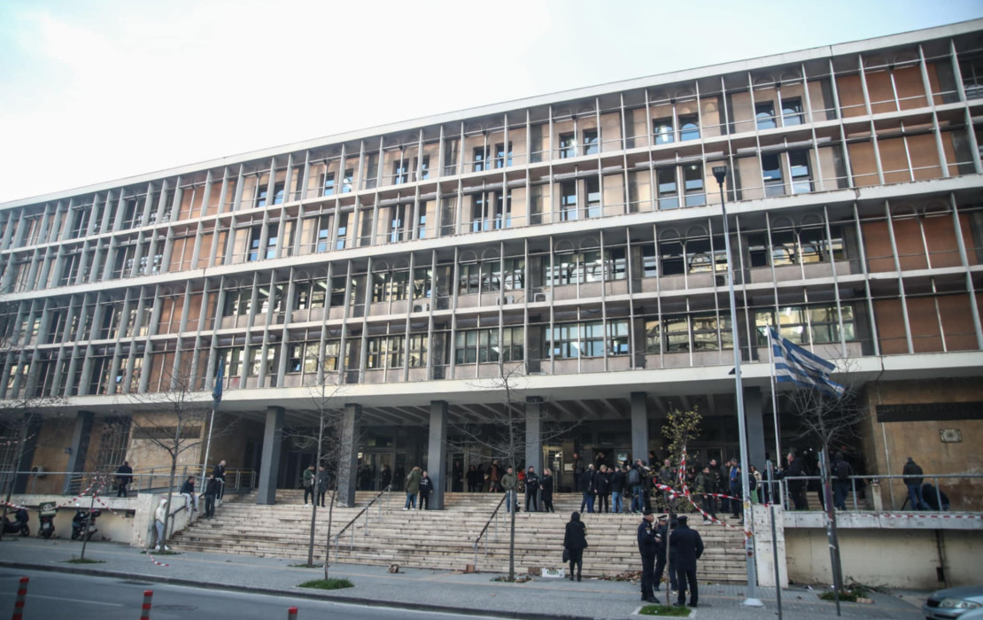 Θεσσαλονίκη: Ελεύθερη με περιοριστικούς όρους 56χρονη που καταγγέλθηκε για σεξουαλική κακοποίηση ανηλίκου