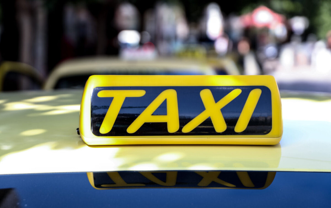 Θεσσαλονίκη: Πρόστιμο σε οδηγό ταξί που χρέωνε με εφαρμογή αντί για ταξίμετρο