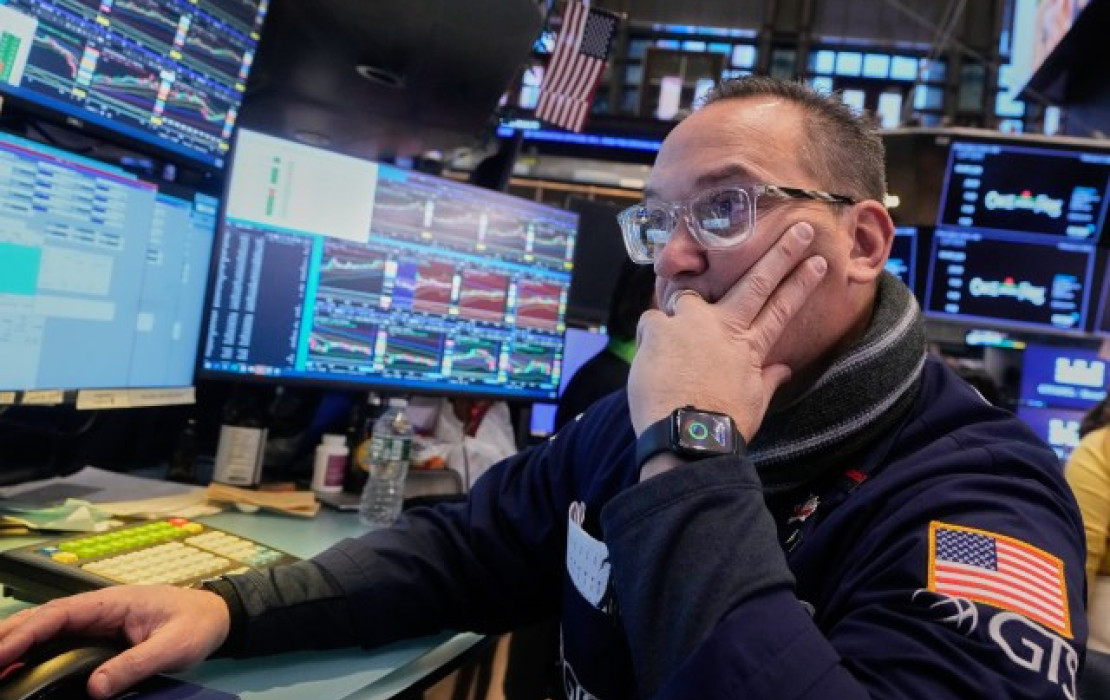 Ιστορική στιγμή στη Wall Street: Ο Dow Jones «έσπασε» το φράγμα των 50.000 μονάδων