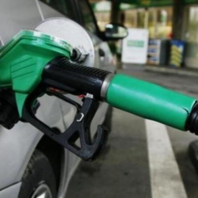 Γερμανία: Τιμή βενζίνης «2,50 ευρώ/λίτρο ή και παραπάνω» προβλέπουν οι πρατηριούχοι