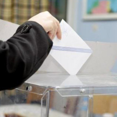 Δημοσκόπηση Metron Analysis: Ανάκαμψη ΝΔ, «βουτιά» ΠΑΣΟΚ και το φαινόμενο Καρυστιανού