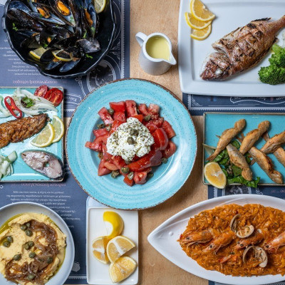 «Ψαροκατάσταση στη Φριτέζα»: Η αύρα της θάλασσας στο πιάτο σας