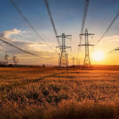 Ρεύμα: Ιστορική βουτιά στην τιμή της χονδρεμπορικής αγοράς - Πού οφείλεται