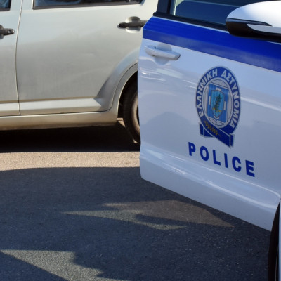 Θεσσαλονίκη: Αστυνομικός σκύλος «ξετρύπωσε» ναρκωτικά στο σπίτι 31χρονου