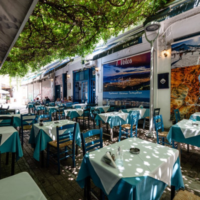 Το Δίχτυ: Ένα βολιώτικο στέκι στην Πλατεία Άθωνος, σημείο αναφοράς εδώ και τρεις δεκαετίες