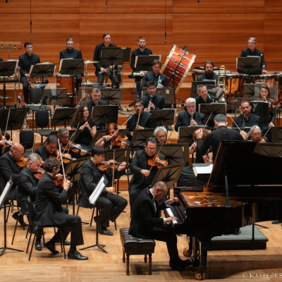 Ένα έργο για τρεις ηθοποιούς, μια παιδική φωνή και μια πλήρη ορχήστρα: Οικογενειακή συναυλία της ΚΟΘ