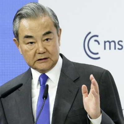 Κίνα: Πρέπει να επιτευχθεί άμεσα εκεχειρία - Απαράδεκτες οι «έγχρωμες επαναστάσεις»