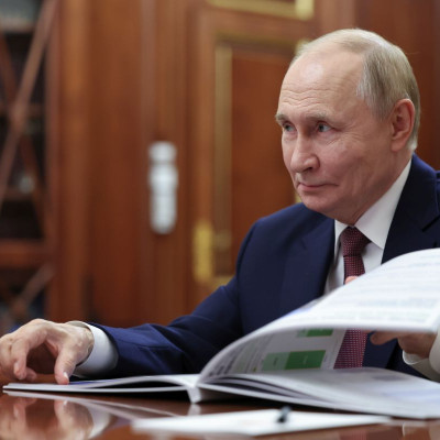 Στο «τραπέζι» παραμένουν οι προτάσεις του Πούτιν για την μείωση των εντάσεων με το Ιράν