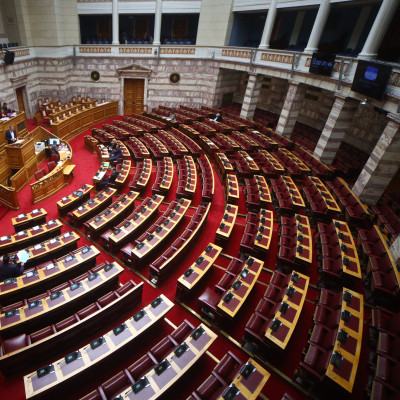 Άγριο επεισόδιο Καιρίδη-Δαβάκη στη Βουλή: «Απαράδεκτο που δεν ήρθε ο κ. Δένδιας, μας προσβάλλει»