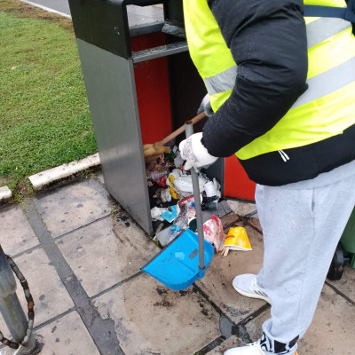 Κόντρα Πέγκα - Δημαρελου για την καθαριότητα