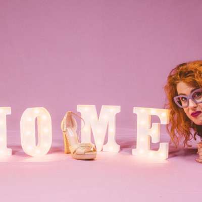 Λαμπερά Παράσιτα: Το musical που κλείνει το μάτι στον κόσμο της απληστίας